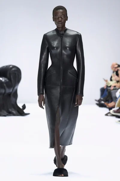 Look 49